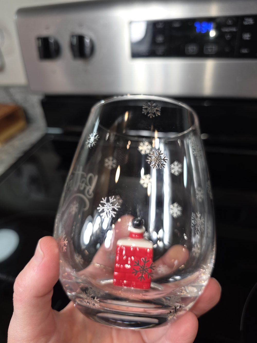 Festive Red Snowflake Stemless Wine Glass